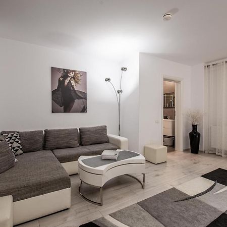 Studio Residence Militari M2 Bucarest Exterior foto